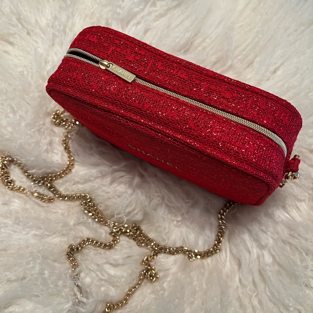 Chanel Red Holiday Cosmetic Bag with Gold Chain - Picture 3 of 4